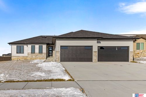 7522 Himalayas Drive, Lincoln, NE, 68516 | Card Image