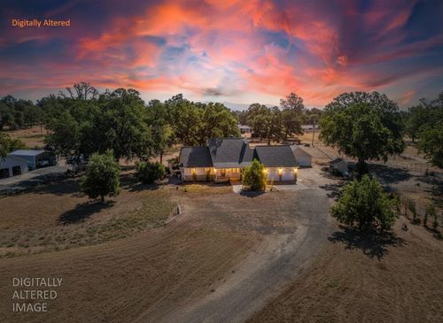 2764 Majestic Oak Cir, Cottonwood, CA, 96022-9520 | Card Image
