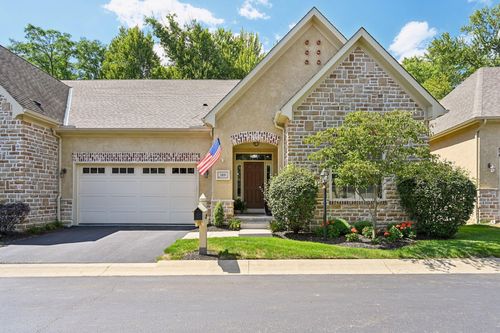 389 Ridgemoor Ln, Westerville, OH, 43082-1104 | Card Image