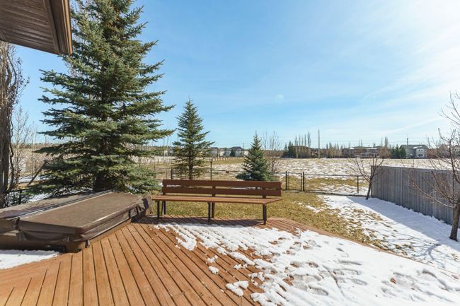 202 Tuscany Ravine Close Nw, Home with 4 bedrooms, 3 bathrooms and 4 parking in Calgary AB | Image 13