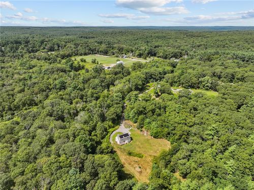 40 Hicks Way, Foster, RI, 02825-1530 | Card Image