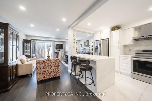 64 Dawson Cres, Brampton, ON, L6V3M6 | Card Image