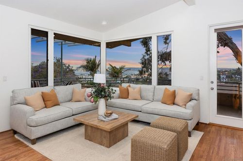 405 W Nutmeg St, San Diego, CA, 92103-6100 | Card Image