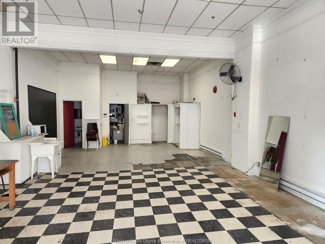 104 - 104-110 Park St W, Home with 0 bedrooms, 0 bathrooms and null parking in Windsor ON | Image 4