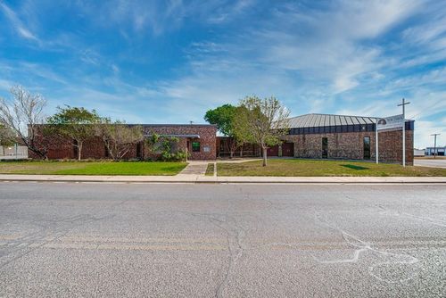 2110 E 10th St, Odessa, TX, 79761-3121 | Card Image