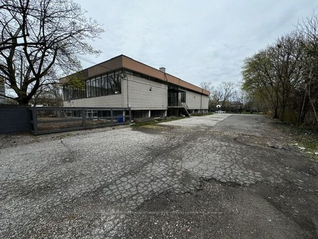 585 Cranbrooke Ave, Home with 0 bedrooms, 0 bathrooms and null parking in North York ON | Image 18