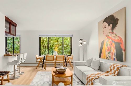 apt-304-1105 Spring St, Seattle, WA, 98104-3513 | Card Image