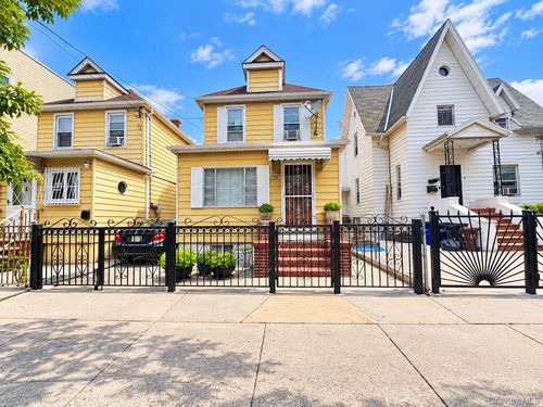 10117 46th Ave, Corona, NY, 11368-2842 | Card Image