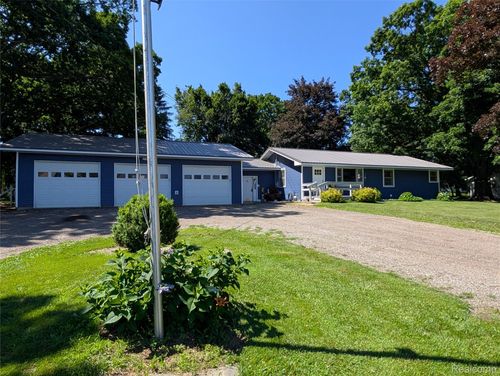 337 W Pine St, Elsie, MI, 48831-8758 | Card Image