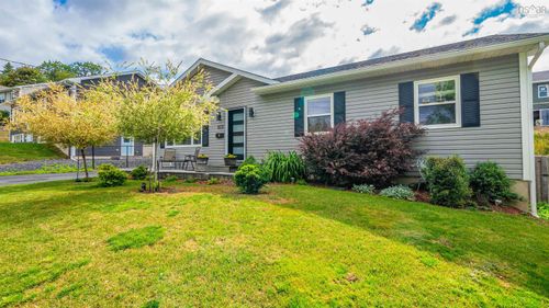 129 Birchview Crescent, New Glasgow, NS, B2H5T6 | Card Image
