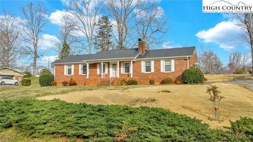376 Northwood Hills Rd, North Wilkesboro, NC, 28659-7202 | Card Image