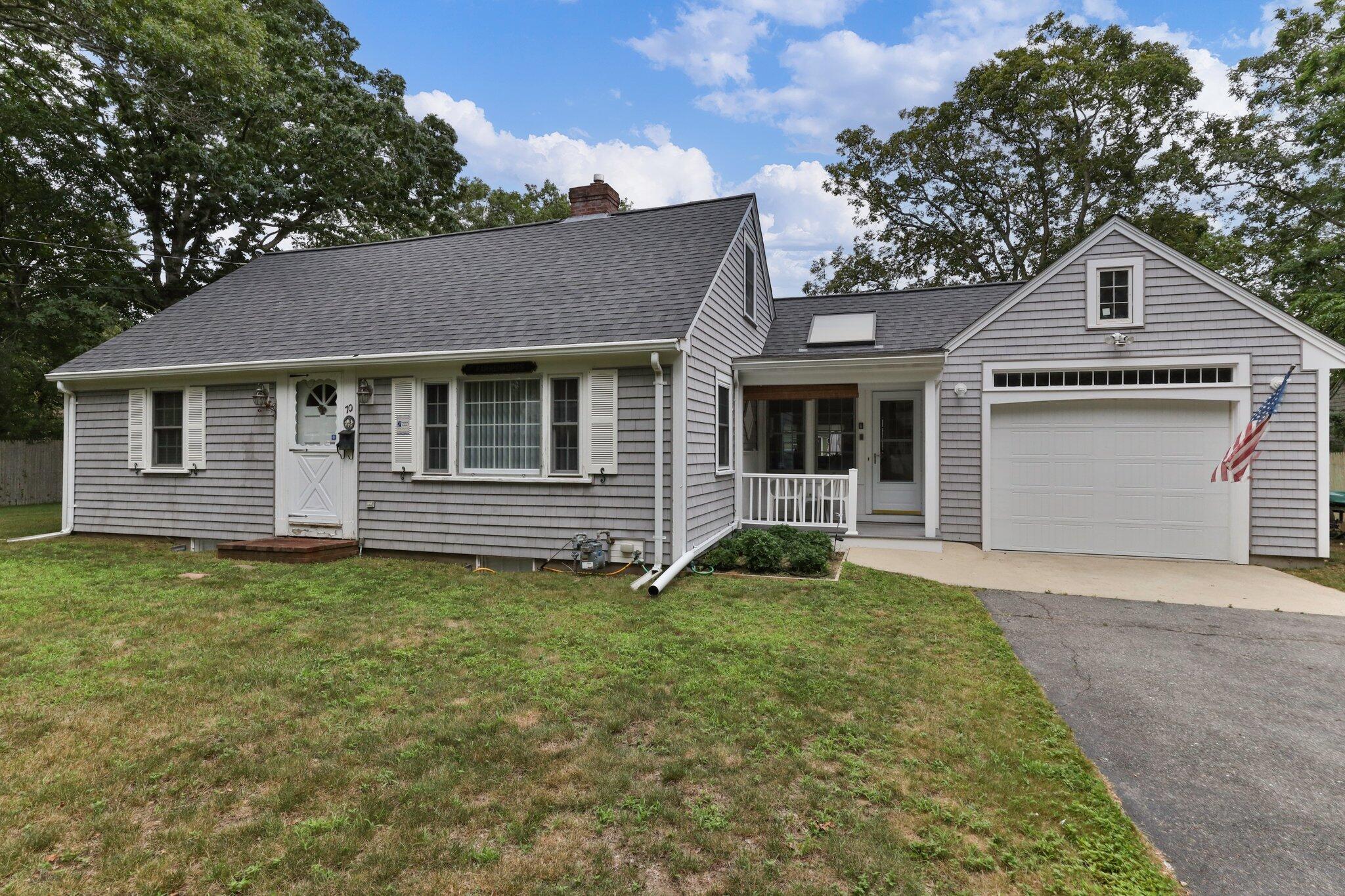 Walton Ave, Hyannis, MA 02601