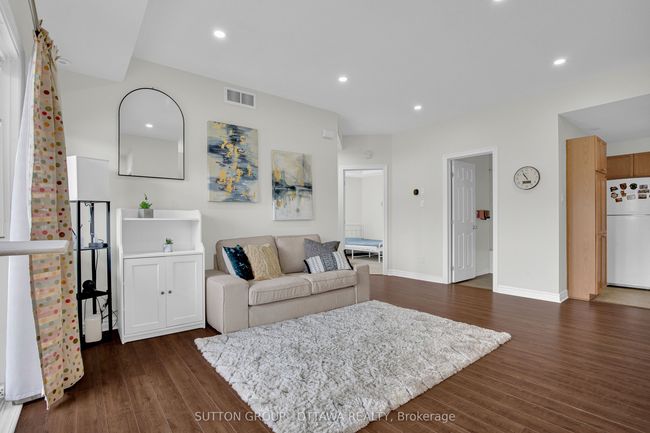 F - 241 Crestway Dr, Condo with 2 bedrooms, 2 bathrooms and null parking in Ottawa ON | Image 6