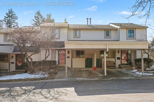 1617 Stoney Brook Dr, Rochester Hills, MI, 48309-2706 | Card Image