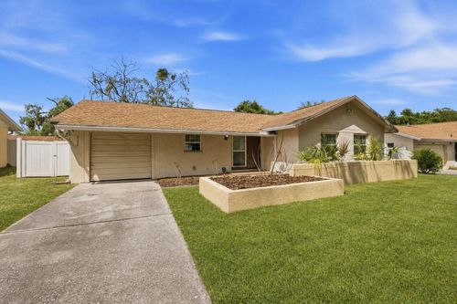 8522 Caladesi Island Dr, TEMPLE TERRACE, FL, 33637-7310 | Card Image