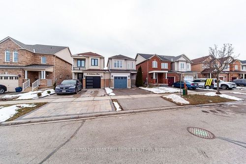 17 Robideau Pl, Whitby, ON, L1R3G6 | Card Image