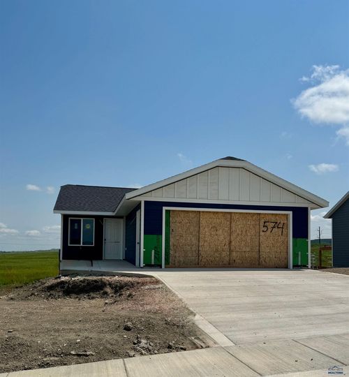 574 Denali Dr, Box Elder, SD, 57719-8504 | Card Image