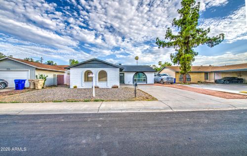 6427 W Lawrence Road, Glendale, AZ, 85301 | Card Image