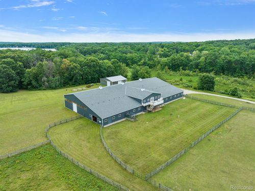 12700 Shaffer Rd, Springfld Twp, MI, 48350-3717 | Card Image