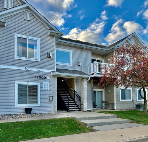 unit-17113-8601 Westown Pkwy, West Des Moines, IA, 50266-1622 | Card Image