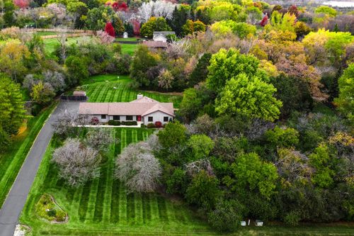 15860 W Thornapple Ln, Gurnee, IL, 60031-1045 | Card Image