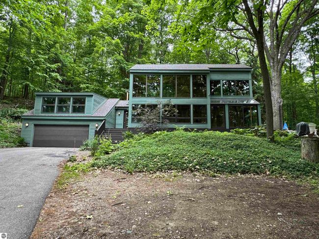 400 W Broadway, House other with 3 bedrooms, 2 bathrooms and null parking in Suttons Bay MI | Image 35
