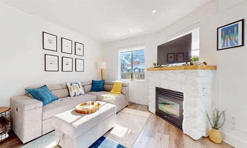 449-4314 Main St, Whistler, BC, V8E1A8 | Card Image