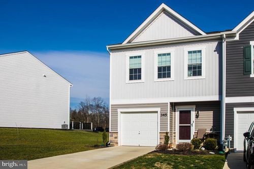 345 Maple Run Dr, YORK, PA, 17404-9151 | Card Image