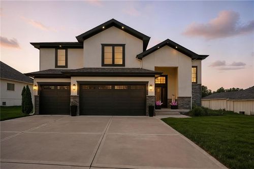 5962 Oak Creek Ct, Parkville, MO, 64152-2778 | Card Image