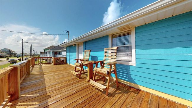 954 Palmetto Dr, House other with 1 bedrooms, 2 bathrooms and 1 parking in Crystal Beach TX | Image 4
