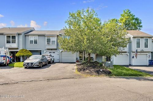 9 Chadwyck Sq, Cohoes, NY, 12047-2101 | Card Image