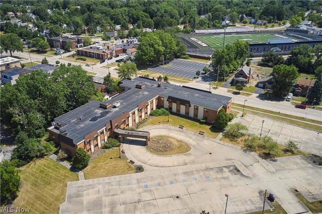 Commercial Sale in Maple Heights 2