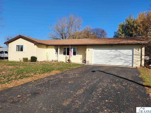 524 Hiawatha Dr, Saint Clair, MN, 56080-3500 | Card Image