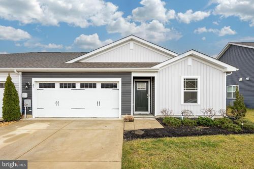 21 Clipper St, SMYRNA, DE, 19977-4135 | Card Image