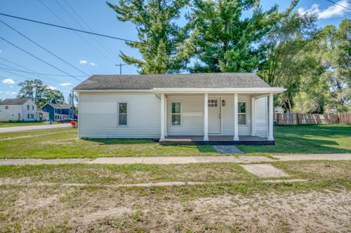116 E 8th St, Evart, MI, 49631-9383 | Card Image