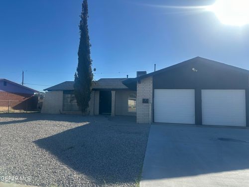 2412 Penwood Dr, El Paso, TX, 79935-2109 | Card Image