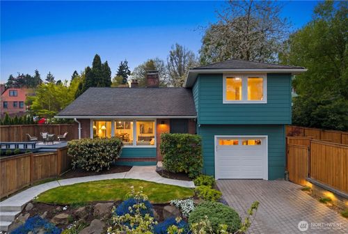 5501 37th Ave Ne, Seattle, WA, 98105-2201 | Card Image