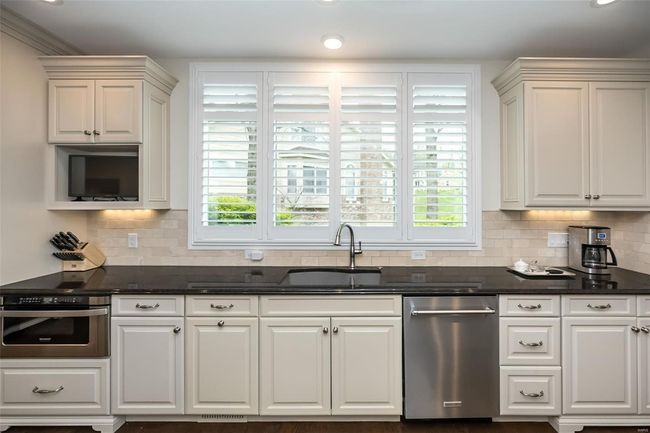 1519 Mallard Landing Ct, Condo with 4 bedrooms, 4 bathrooms and 2 parking in Chesterfield MO | Image 9