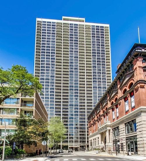 apt-4301-4303-1560 N Sandburg Ter, Chicago, IL, 60610-7740 | Card Image