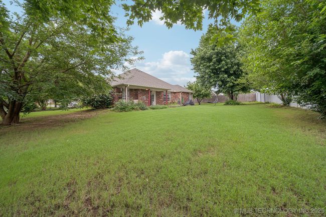 7440 Indianola St, House other with 3 bedrooms, 2 bathrooms and null parking in Broken Arrow OK | Image 25