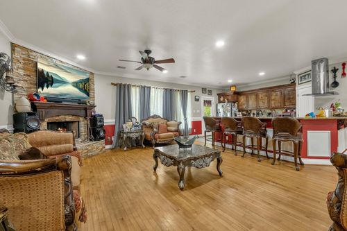 18740 Deer Glen Dr, Conroe, TX, 77302-6308 | Card Image