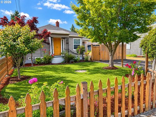1664 Main St, Springfield, OR, 97477-4944 | Card Image