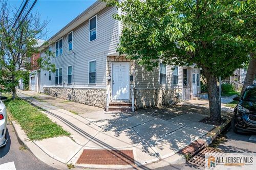 71 Erie St, Elizabeth, NJ, 07206-1546 | Card Image