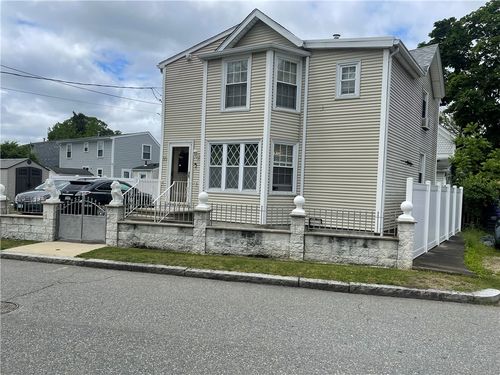 50 Washington Ave, Riverside, RI, 02915-5352 | Card Image