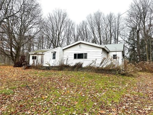 8975 Becker Rd, Wayland, NY, 14572-9207 | Card Image