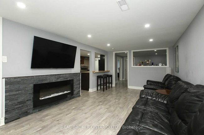 855 Miriam Rd, House other with 5 bedrooms, 2 bathrooms and 4 parking in Pickering ON | Image 22
