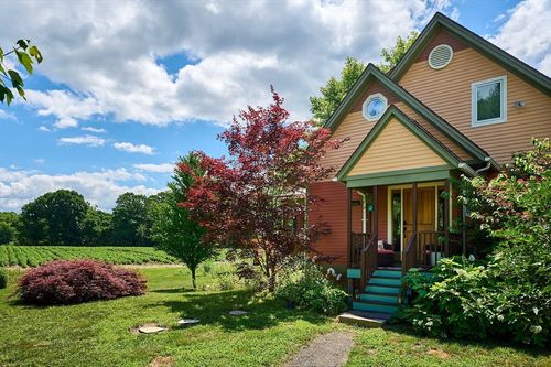 148 East St, Hadley, MA, 01035-9791 | Card Image