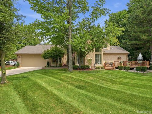 43162 W Kirkwood Dr, Clinton Twp, MI, 48038-1223 | Card Image