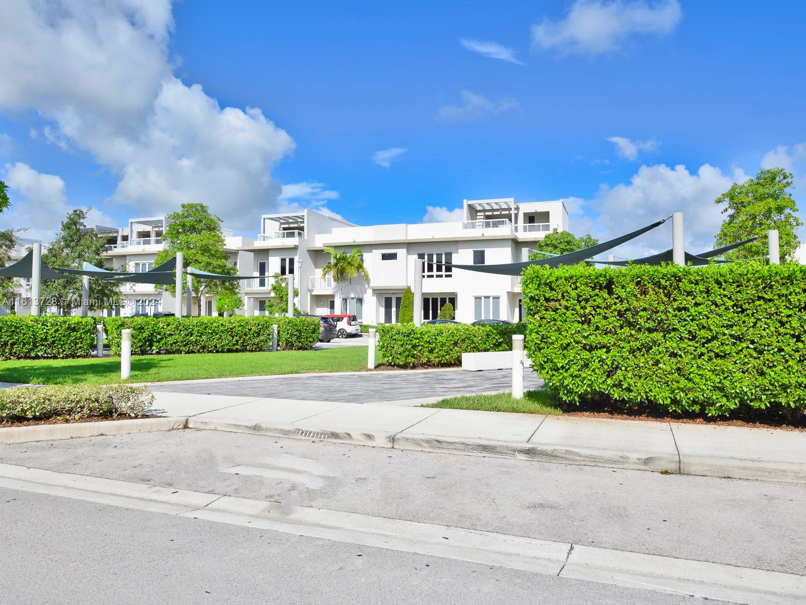 104th Path, Doral, FL 33178