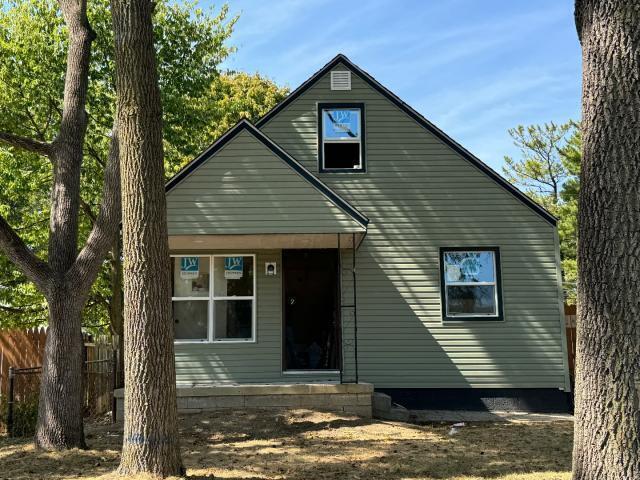 Napoleon Ave, Columbus, OH 43213